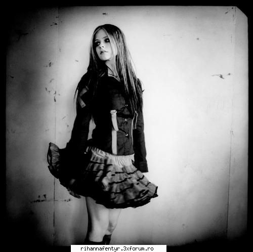 A dark world - Eve-o fata cool,rebelde,cade in plasa vicilor,a - Fikuri..